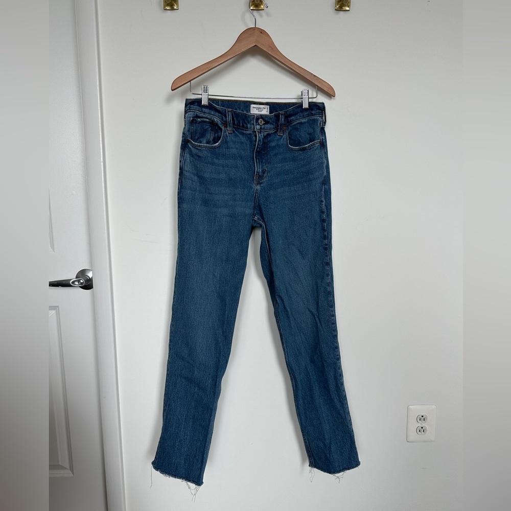 A&F 90s Mid Rise Curve Love Jeans